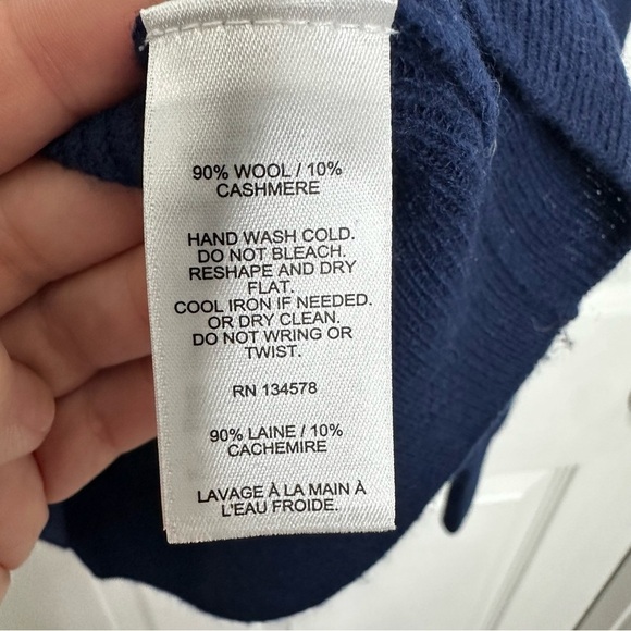 vineyard vines Oversized Ribbed Luxe Crewneck Sweater in Navy small/medium - Picture 4 of 7